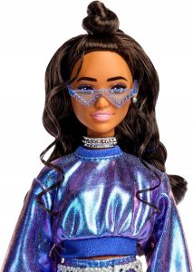 Barbie-Deluxe-Style-Lalka-w-sukience-JFP42-Wiek-dziecka-6-lat