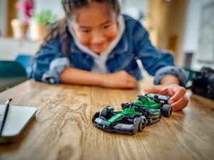 LEGO-Speed-Champions-77245-Bolid-F1-Aston-Martin-Aramco-AMR24-Nazwa-zestawu-LEGO-77245-Speed-Champions-Bolid-F1-Aston-Martin-Aramco-AMR24